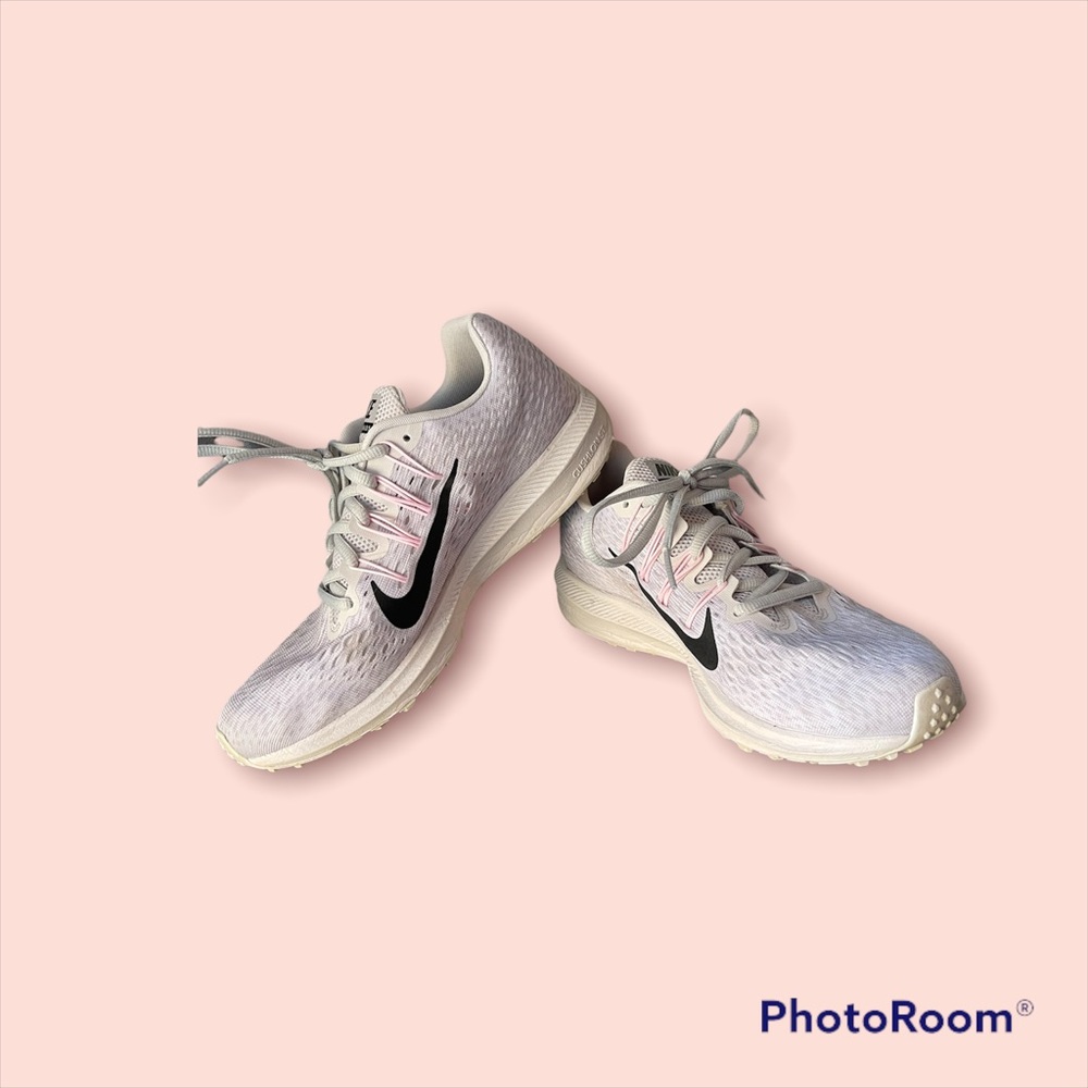 Women’s Nike Winflo running shoes size 9
